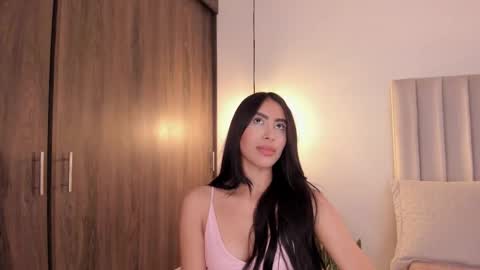 sarah online show from November 15, 2025, 9:32 pm