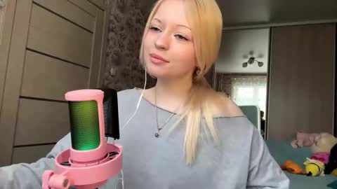 Lola online show from February 28, 2026, 9:10 am