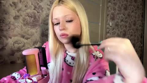 Lola online show from April 1, 2026, 12:17 pm