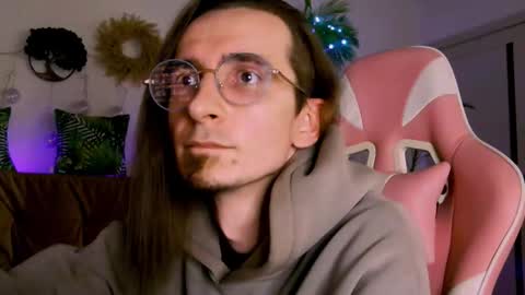 Snapshot of incandenza_ chatting on September 17, 2025, 10:11 pm incandenza_ online show from September 17, 2025, 10:11 pm