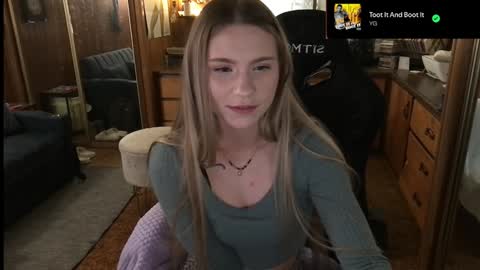 Snapshot of incognitoqueen chatting on December 28, 2024, 7:55 am Carter online show from December 28, 2024, 7:55 am