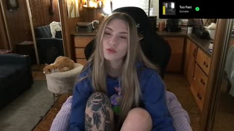 Snapshot of incognitoqueen chatting on January 5, 2025, 4:25 am Carter online show from January 5, 2025, 4:25 am