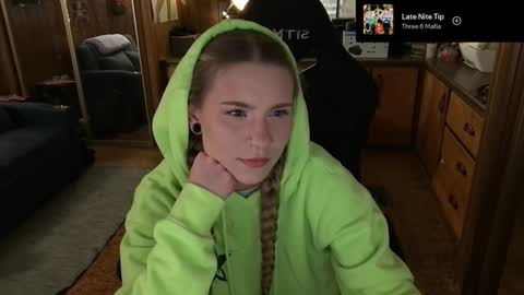 Snapshot of incognitoqueen chatting on February 6, 2025, 4:42 am Carter online show from February 6, 2025, 4:42 am