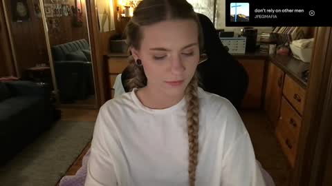 Snapshot of incognitoqueen chatting on February 6, 2025, 7:45 am Carter online show from February 6, 2025, 7:45 am