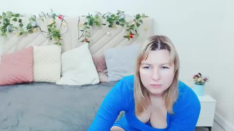 Snapshot of incredible_ariela chatting on February 11, 2026, 6:29 am incredible_ariela online show from February 11, 2026, 6:29 am