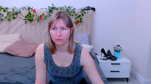 Snapshot of incredible_ariela chatting on March 4, 2026, 7:47 am incredible_ariela online show from March 4, 2026, 7:47 am