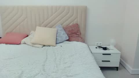 Snapshot of incredible_ariela chatting on July 2, 2026, 9:48 am incredible_ariela online show from July 2, 2026, 9:48 am