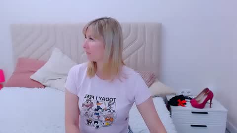 Snapshot of incredible_ariela chatting on July 3, 2026, 4:13 pm incredible_ariela online show from July 3, 2026, 4:13 pm