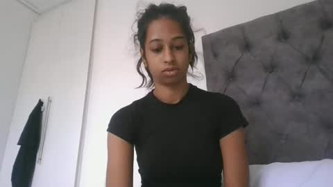 Snapshot of indanbella19 chatting on April 18, 2026, 4:49 am indanbella19 online show from April 18, 2026, 4:49 am