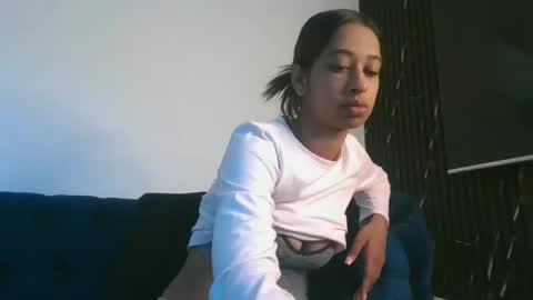 Snapshot of indanbella19 chatting on May 11, 2026, 5:13 am indanbella19 online show from May 11, 2026, 5:13 am