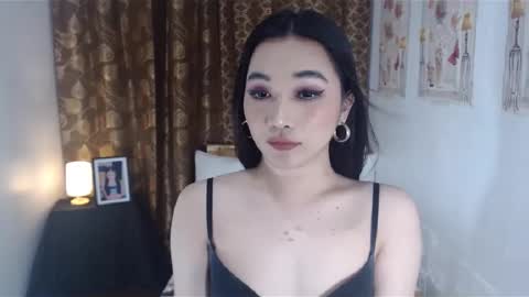 indestructabletrixie online show from January 7, 2025, 9:46 pm