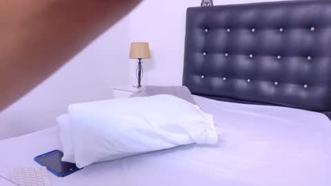 indian_delight18 online show from January 2, 2025, 11:38 pm