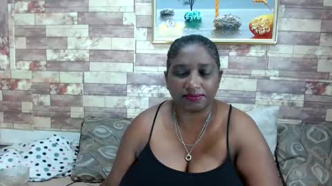 Snapshot of indianblue3 chatting on December 5, 2024, 11:27 am tracy online show from December 5, 2024, 11:27 am