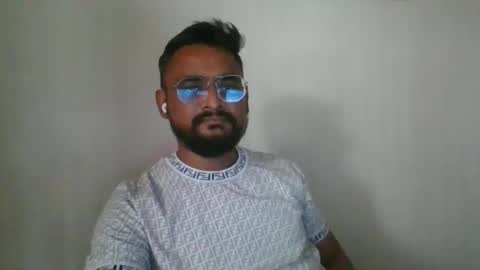 Indian lover online show from February 1, 2025, 6:32 am