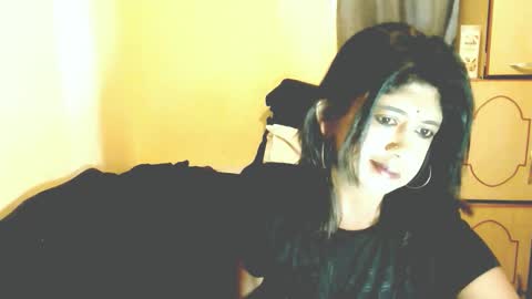 indianpleasures21 online show from April 8, 2026, 7:52 am