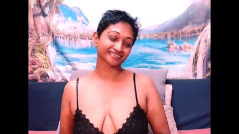 Shreya online show from December 3, 2024, 1:08 am