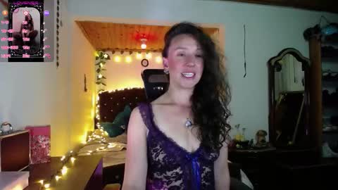Indigo Wild  online show from November 26, 2025, 4:24 am