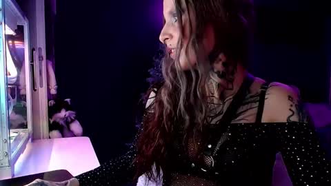 Snapshot of inesdesire chatting on December 31, 2024, 11:17 pm InesDesire online show from December 31, 2024, 11:17 pm