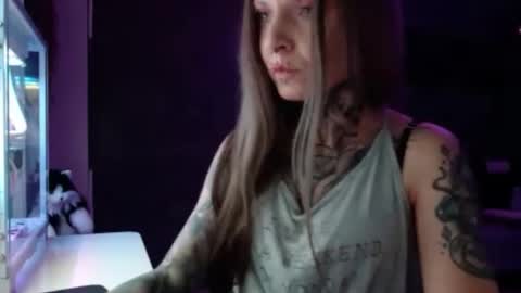 Snapshot of inesdesire chatting on February 3, 2025, 10:43 pm InesDesire online show from February 3, 2025, 10:43 pm