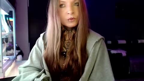 Snapshot of inesdesire chatting on February 27, 2025, 8:28 am InesDesire online show from February 27, 2025, 8:28 am