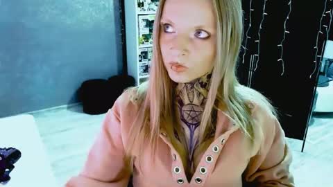 Snapshot of inesdesire chatting on September 18, 2025, 8:16 am InesDesire online show from September 18, 2025, 8:16 am