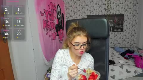 Snapshot of iness_lex chatting on April 29, 2026, 7:23 am iness_lex online show from April 29, 2026, 7:23 am