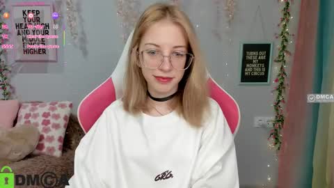 Mia online show from March 24, 2026, 1:27 pm