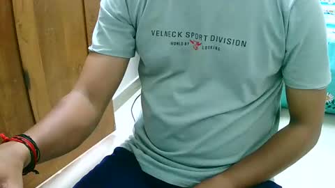 Snapshot of ingloriousuncut chatting on February 4, 2025, 10:32 am Inglorious Hairy Uncut online show from February 4, 2025, 10:32 am