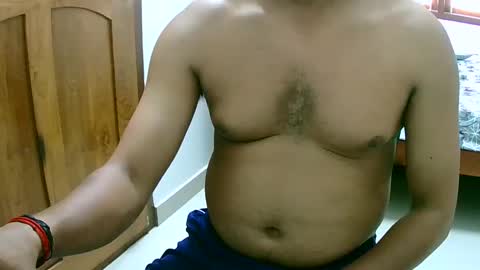 Snapshot of ingloriousuncut chatting on February 17, 2025, 10:29 am Inglorious Hairy Uncut online show from February 17, 2025, 10:29 am