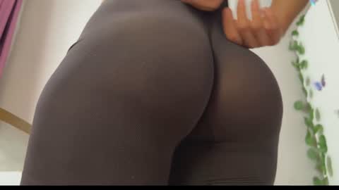 ingridhotty online show from July 5, 2026, 2:02 pm
