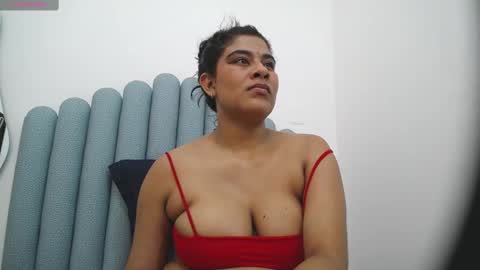 Snapshot of iniyalaboni chatting on February 20, 2025, 8:36 pm Iniya online show from February 20, 2025, 8:36 pm