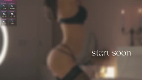 Im Senise Welcome to my room My instagram  online show from October 24, 2025, 6:04 pm