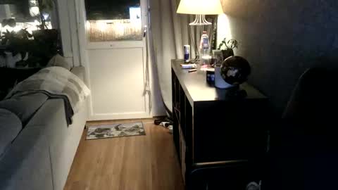 inkedsweed69 online show from April 9, 2026, 7:08 pm