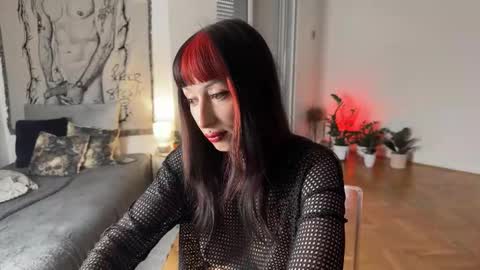 Snapshot of inkedvvitch chatting on September 28, 2025, 4:01 pm Xenia online show from September 28, 2025, 4:01 pm