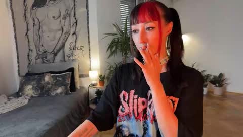 Snapshot of inkedvvitch chatting on October 15, 2025, 1:22 pm Xenia online show from October 15, 2025, 1:22 pm