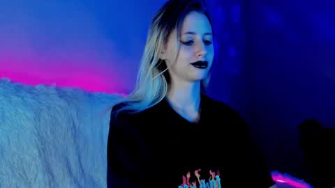 Venera  online show from December 8, 2024, 6:06 pm