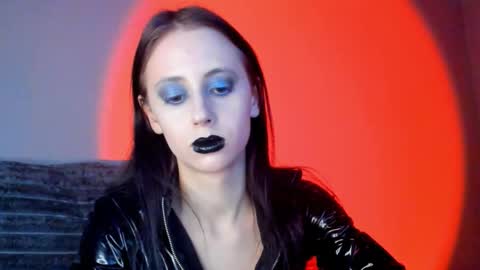 Venera  online show from December 20, 2025, 3:52 pm