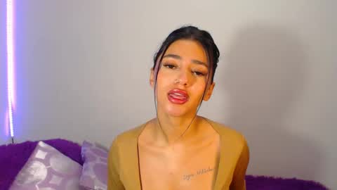 Snapshot of innocent_fox chatting on December 6, 2024, 9:24 pm Abril online show from December 6, 2024, 9:24 pm