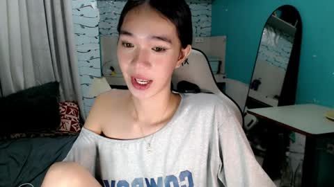 Snapshot of innocent_reign69 chatting on May 7, 2026, 4:45 pm Reign online show from May 7, 2026, 4:45 pm