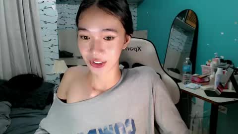 Snapshot of innocent_reign69 chatting on May 13, 2026, 2:47 pm Reign online show from May 13, 2026, 2:47 pm