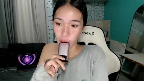 Snapshot of innocent_reign69 chatting on July 13, 2026, 5:05 pm Reign online show from July 13, 2026, 5:05 pm