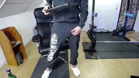 Snapshot of insanemaxxx chatting on December 6, 2024, 2:38 pm insanemaxxx online show from December 6, 2024, 2:38 pm