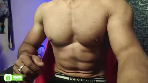 insanestud_miles2 online show from December 20, 2025, 2:13 pm