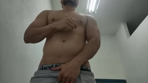 Snapshot of insistente chatting on December 16, 2025, 3:33 am INSTAGRAM camilodlx online show from December 16, 2025, 3:33 am