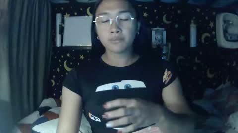 MAXINE online show from April 26, 2026, 6:22 am