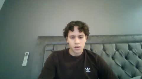 WillyTripleXxx online show from April 28, 2026, 3:22 am