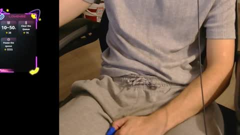 Snapshot of introvertgamer chatting on October 18, 2025, 7:03 pm introvertgamer online show from October 18, 2025, 7:03 pm