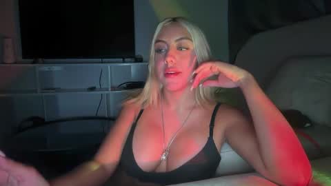 Snapshot of irinanovnahs chatting on June 5, 2026, 6:52 am Im Irina online show from June 5, 2026, 6:52 am