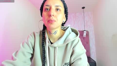 iris_77 online show from November 28, 2025, 11:46 am