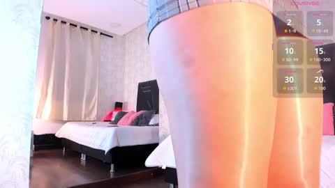 Queen Iris online show from September 12, 2025, 9:15 pm